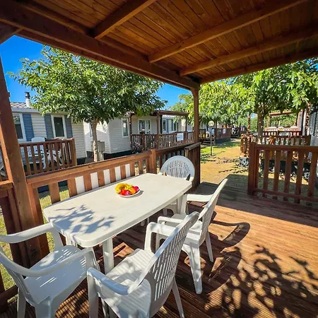 Happy Camp Mobile Homes In La Vecchia Torre Кемпинг