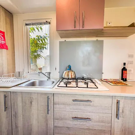 Campeggio Happy Camp Mobile Homes In La Vecchia Torre *